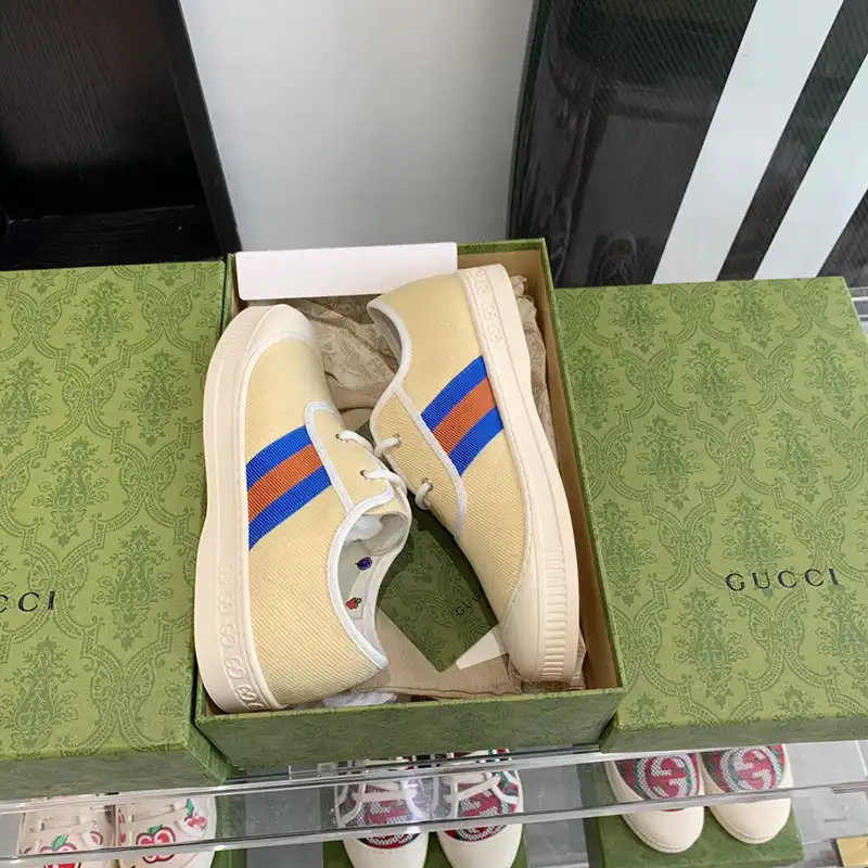 REP Gucci Shoes 2212PZ0109 0123