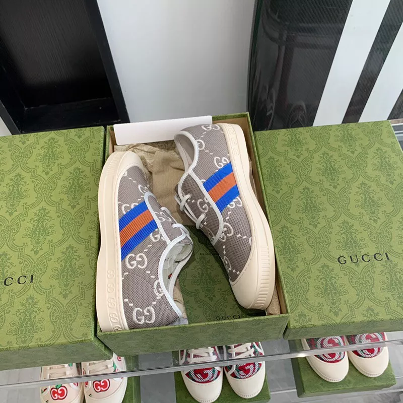 REP Gucci Shoes 2212PZ0104 0120