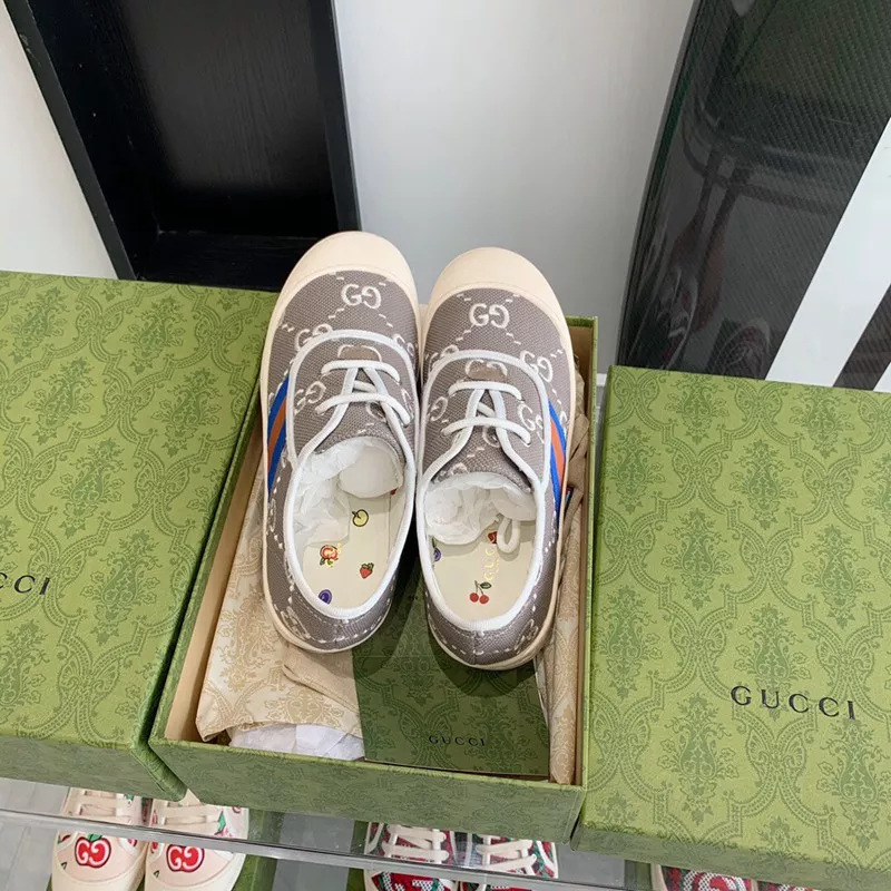 REP Gucci Shoes 2212PZ0104 0120