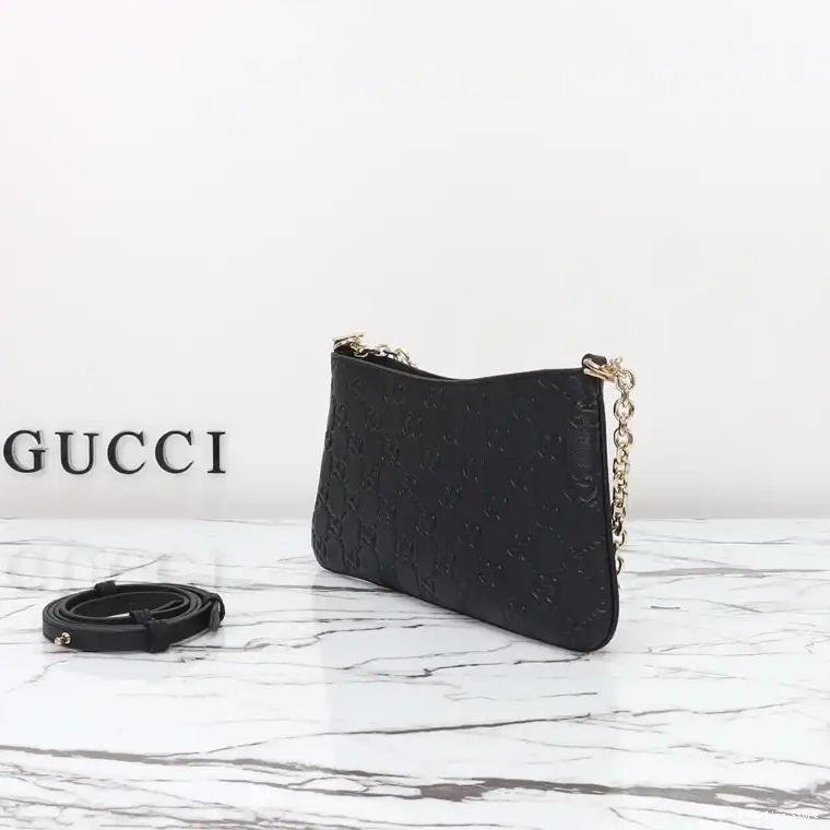 REP 2411YA0192 Gucci Bags 0226