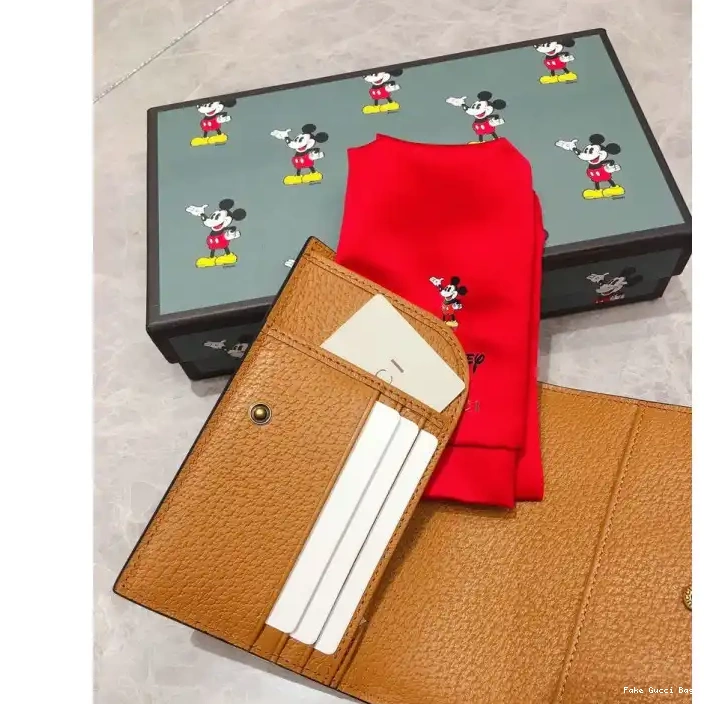 REP 20DJ570087 Gucci Bags 0305