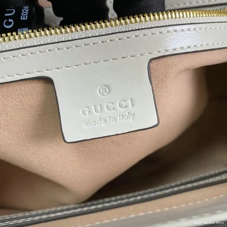 REP 2112YA0053 Gucci Bag 0302